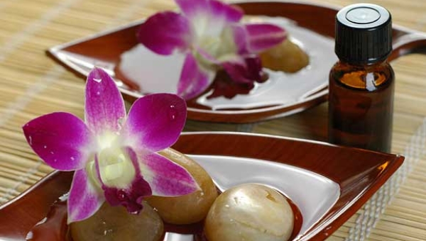 AROMATERAPIJA-KAKO DA MIRISIMA ETERČNIH ULJA POBOLJŠATE KVALITET SVOG ŽIVOTA?